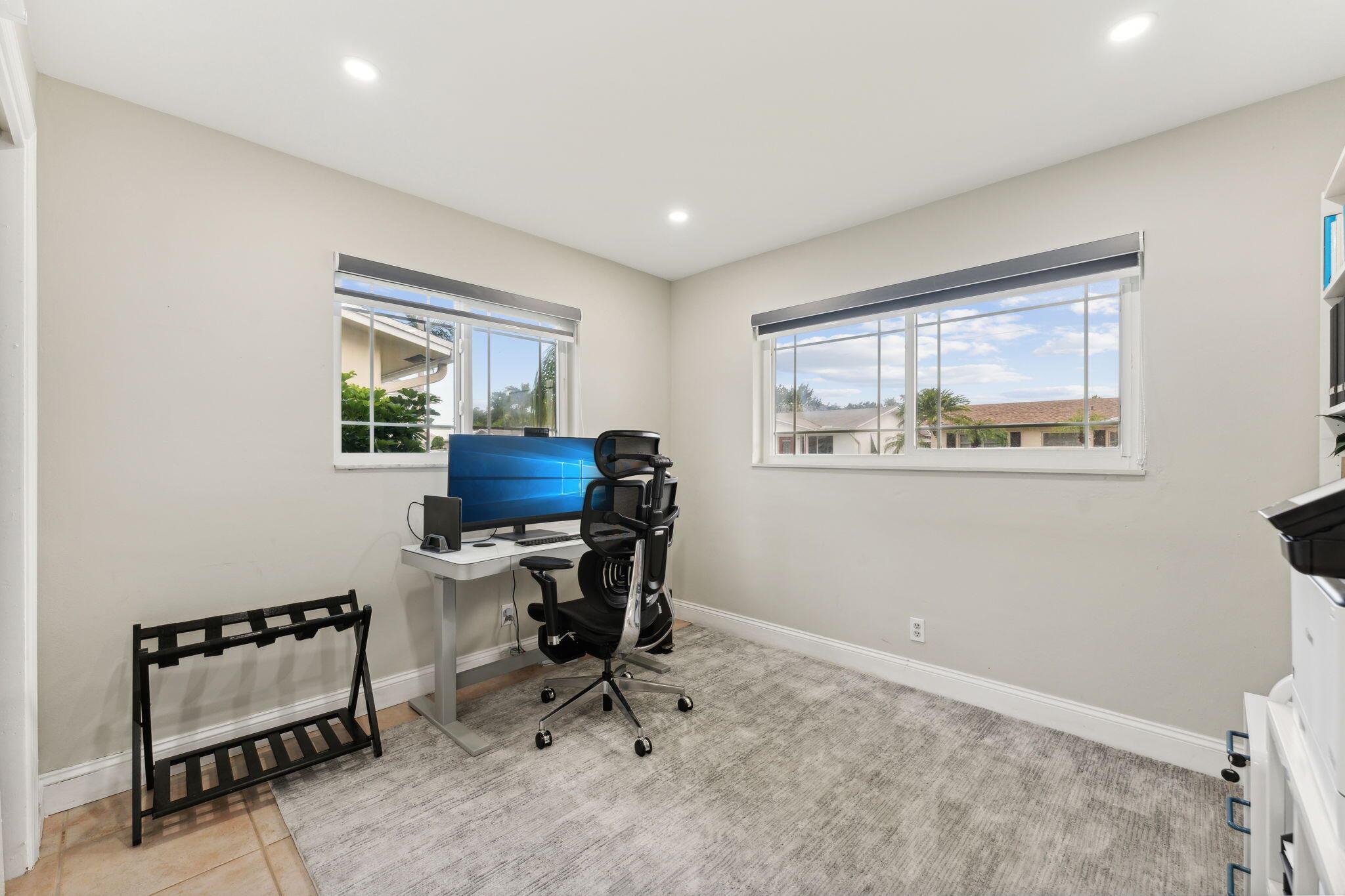TAMARAC LAKES SOUTH - Residential Lease