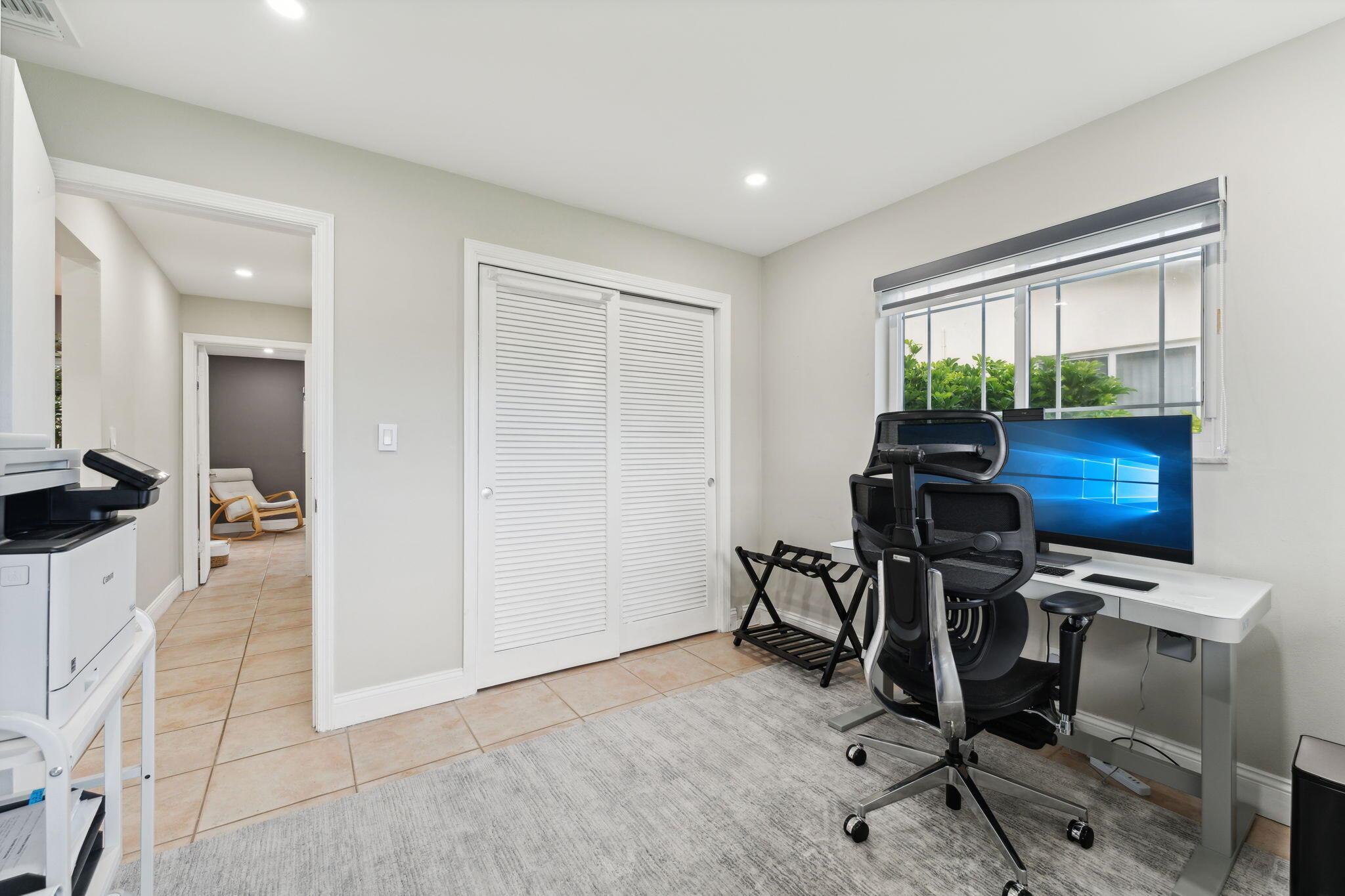 TAMARAC LAKES SOUTH - Residential Lease