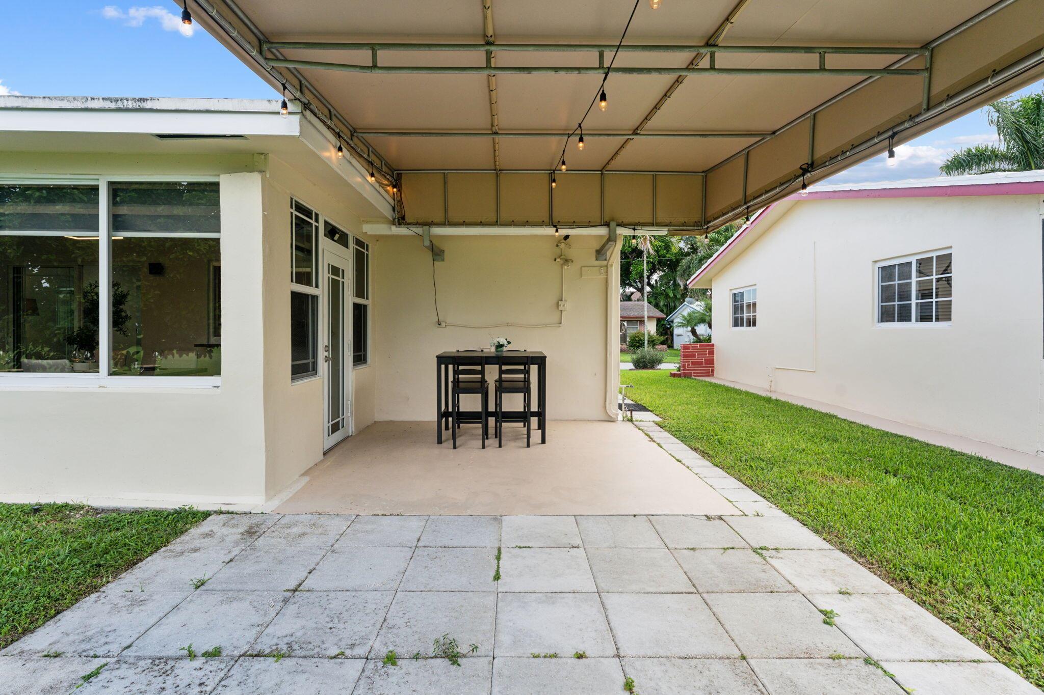 TAMARAC LAKES SOUTH - Residential Lease