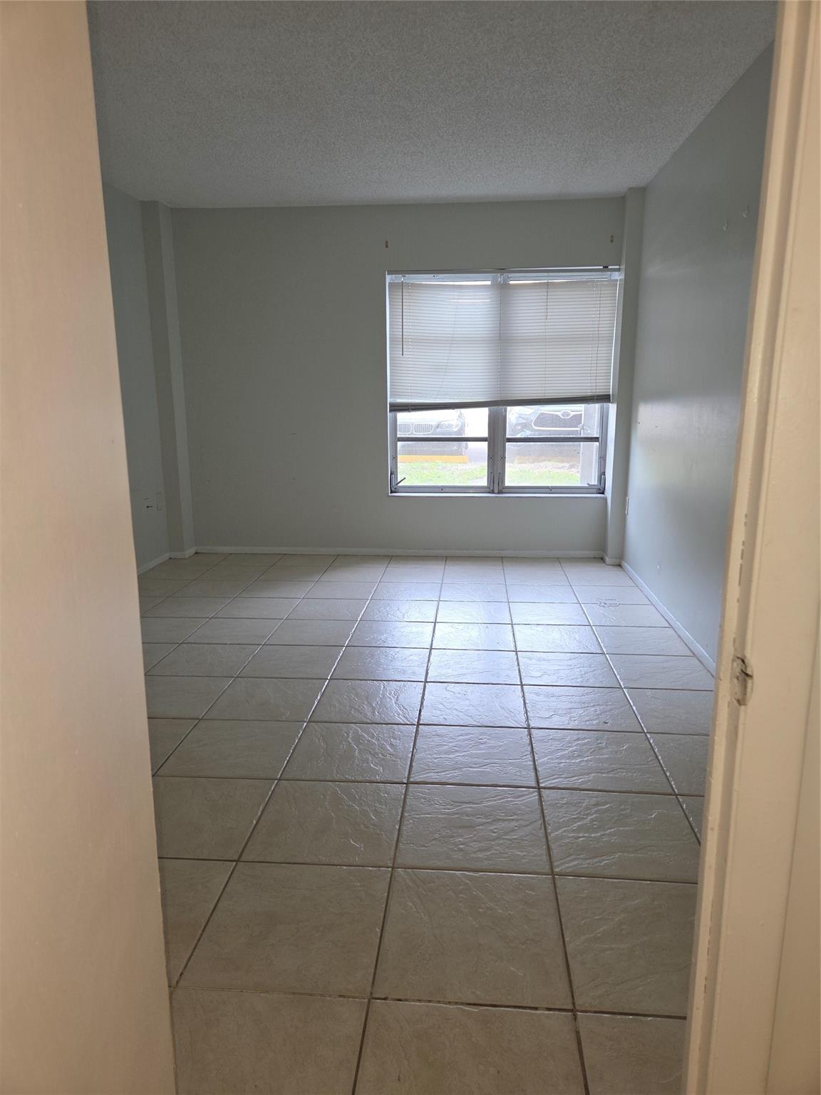 The Manors Of Inverrary I - Residential Lease