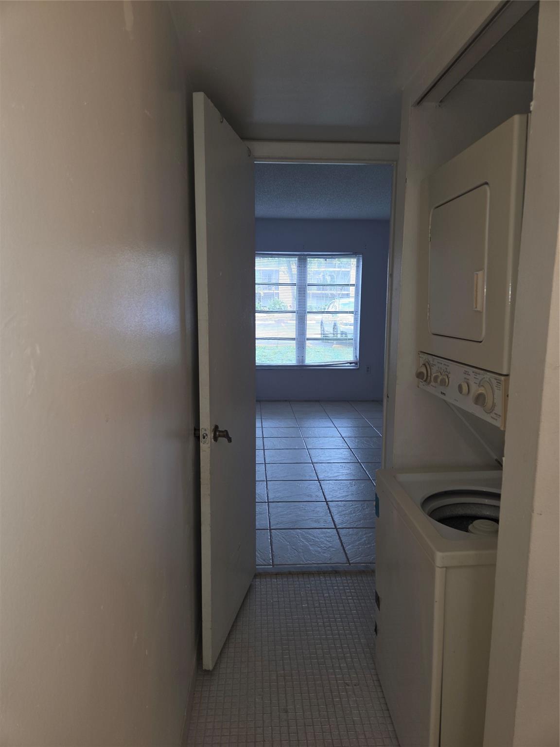 The Manors Of Inverrary I - Residential Lease