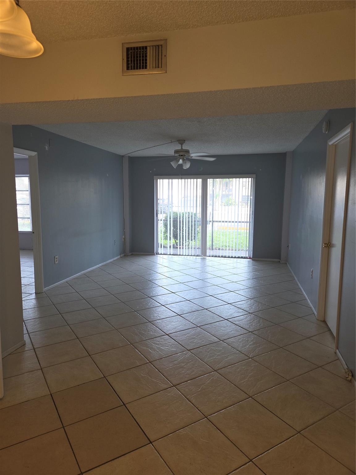 The Manors Of Inverrary I - Residential Lease