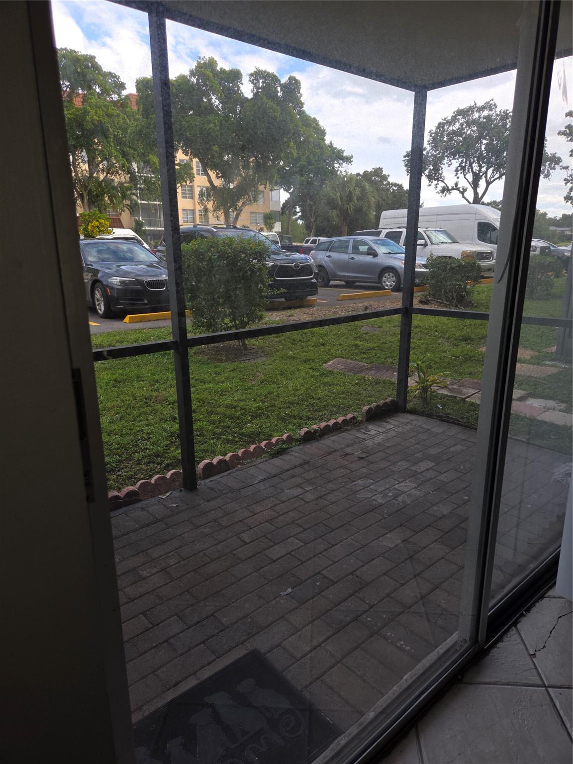 The Manors Of Inverrary I - Residential Lease