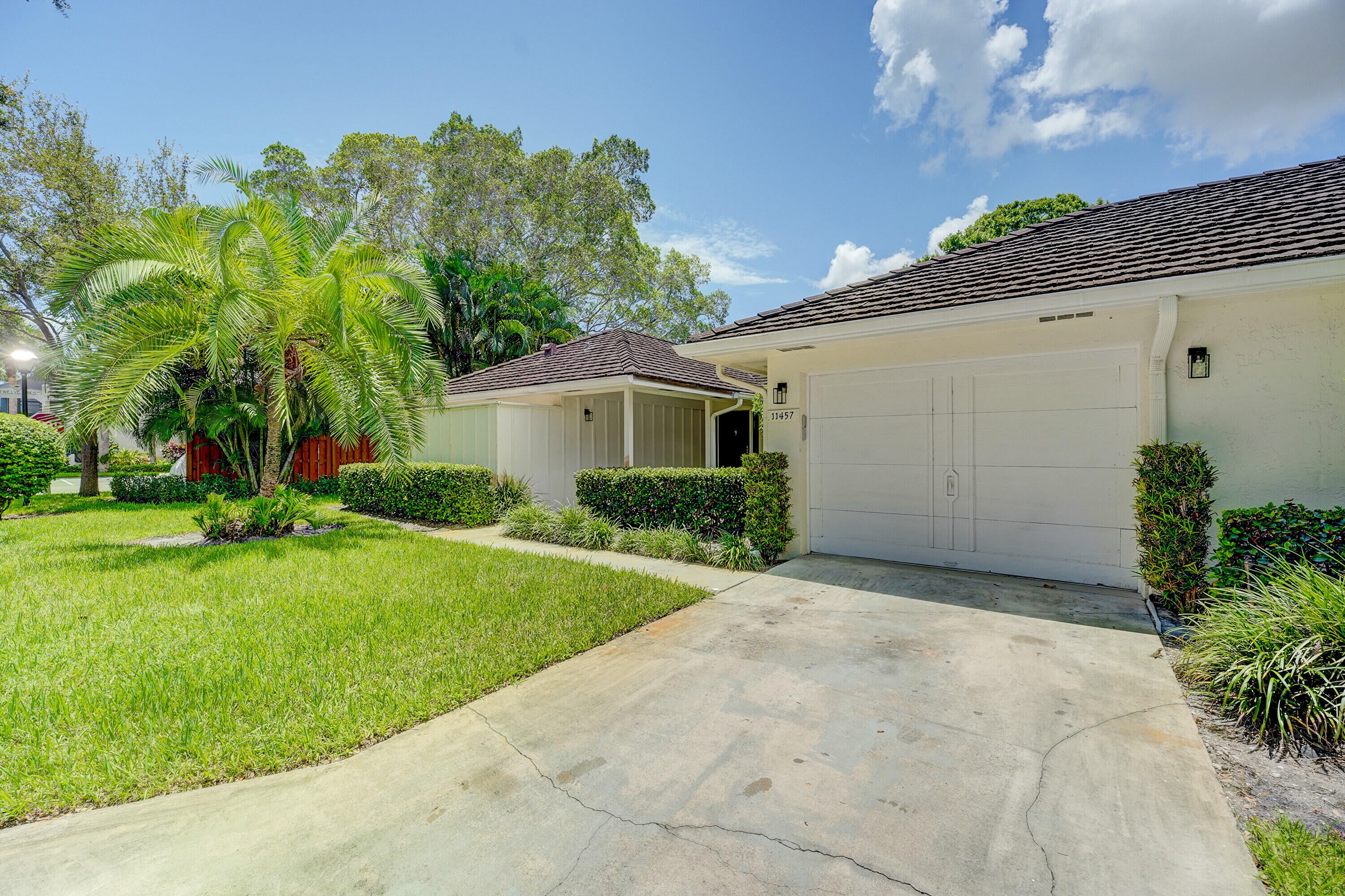 11457 Sandy Oaks Court