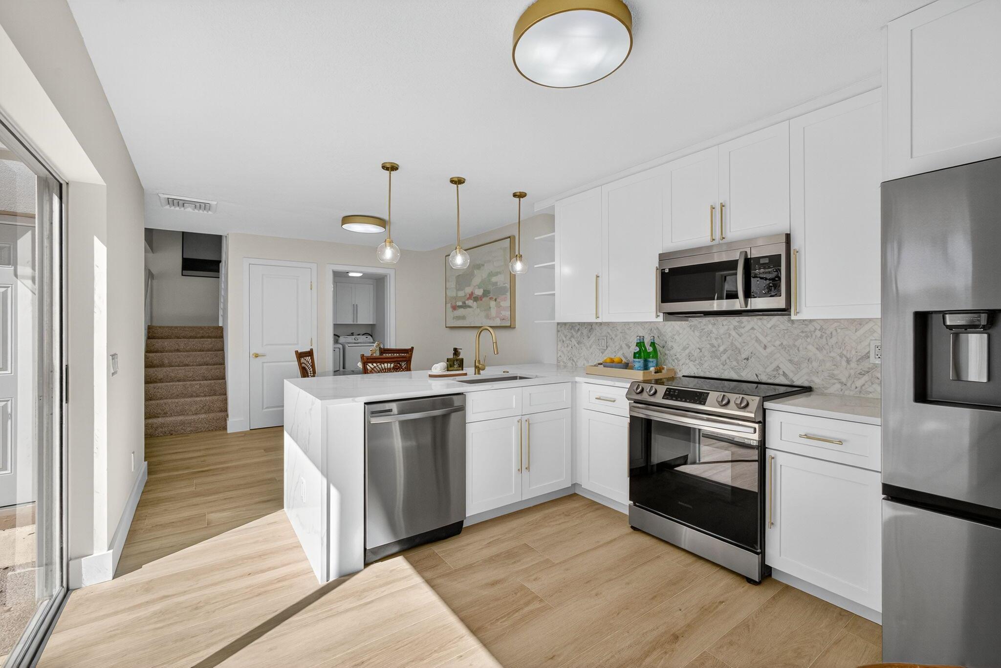 STAMFORD AT THE VILLAGES - Residential