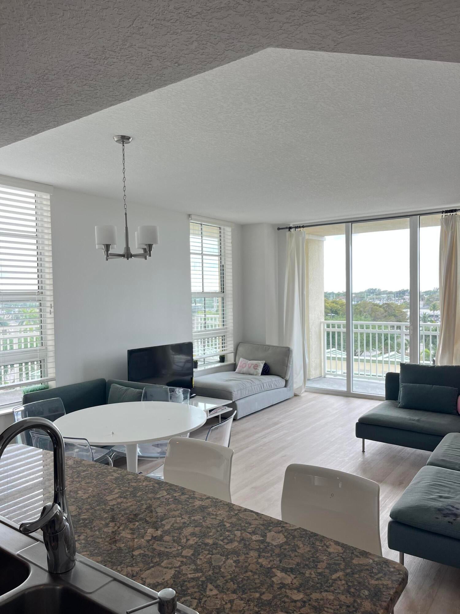 450 N Federal Highway 504
