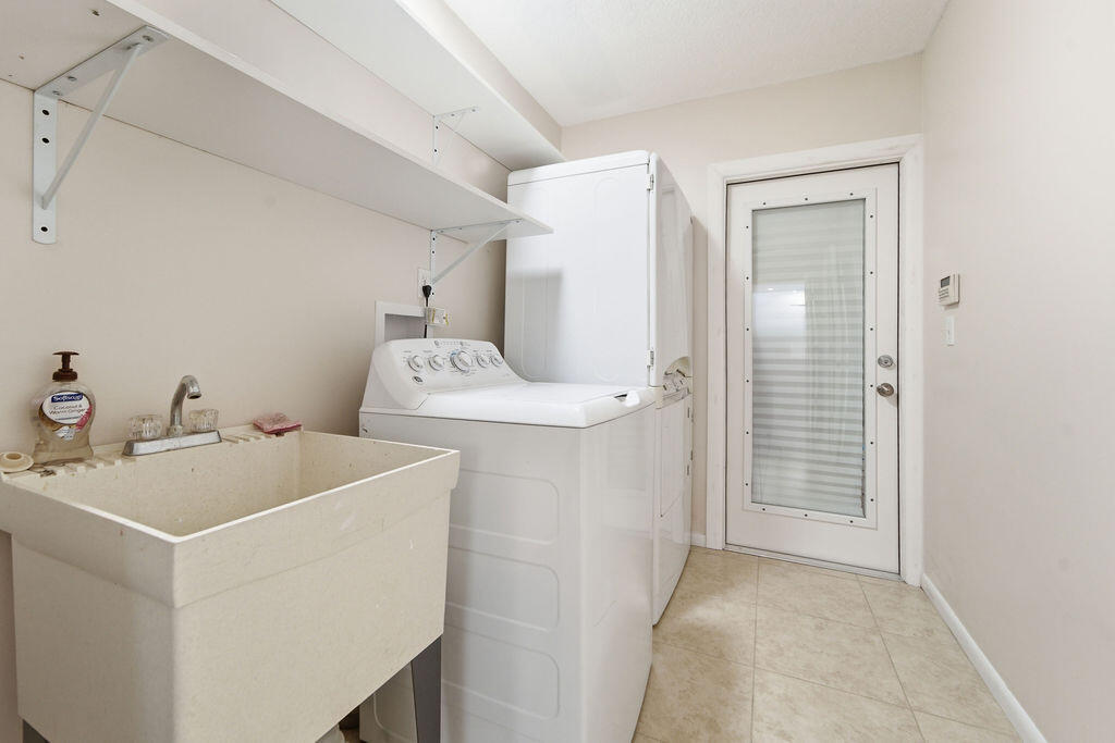 HOMELAND - Residential Lease