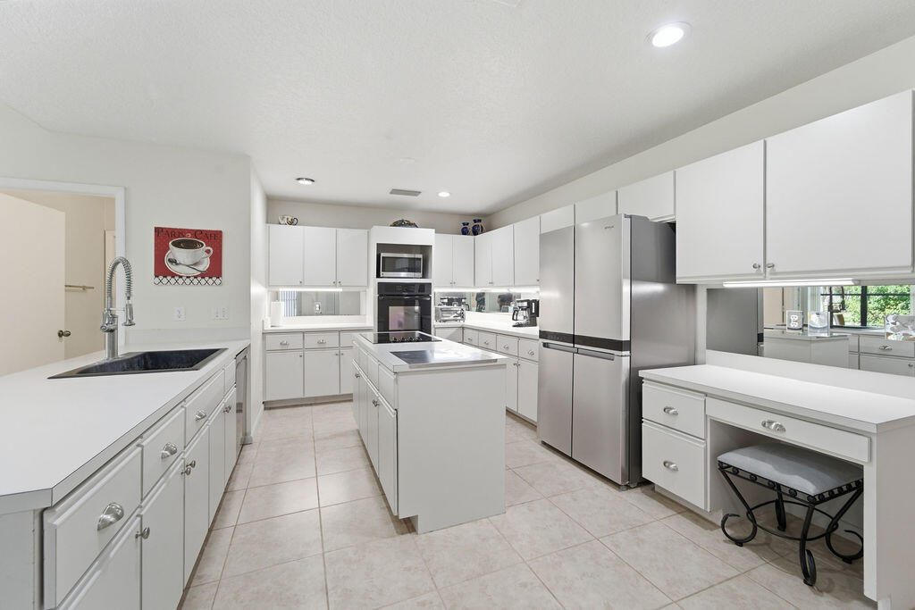 HOMELAND - Residential Lease