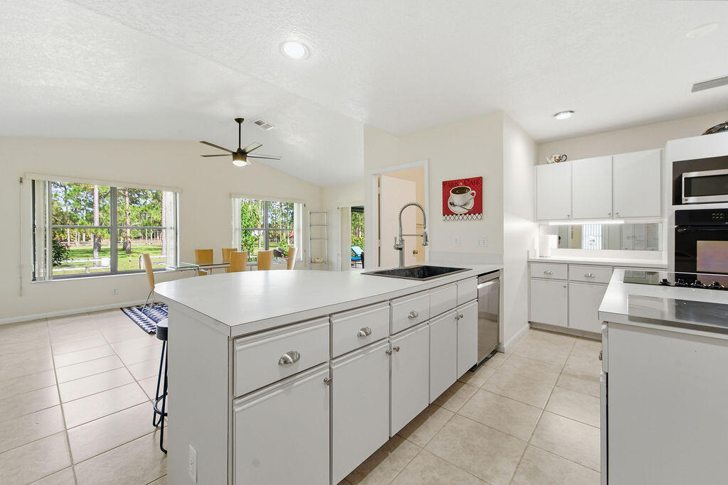 HOMELAND - Residential Lease