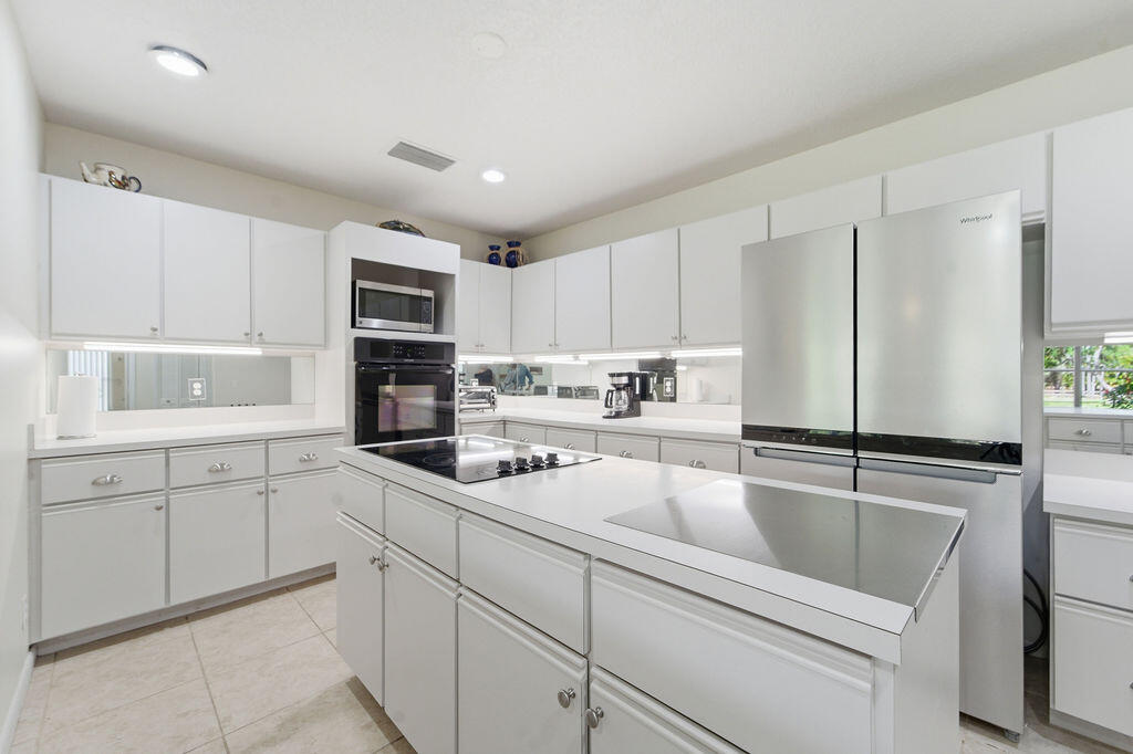 HOMELAND - Residential Lease
