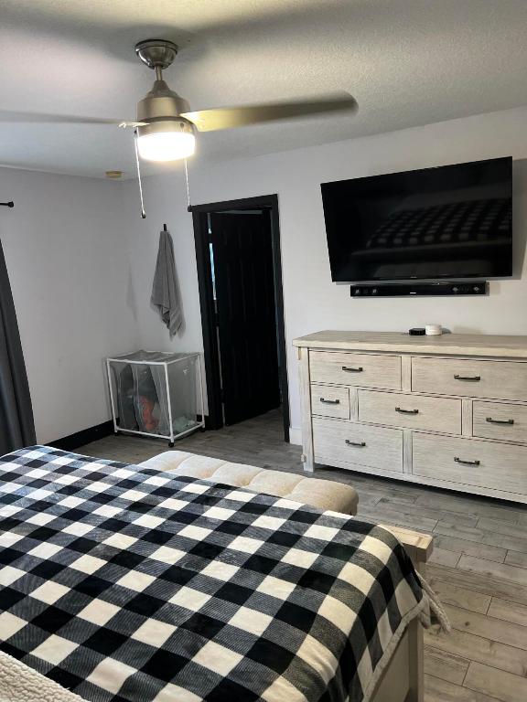 PORT ST LUCIE SECTION 33 - Residential Lease