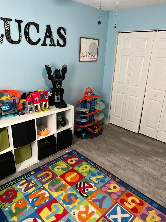 PORT ST LUCIE SECTION 33 - Residential Lease