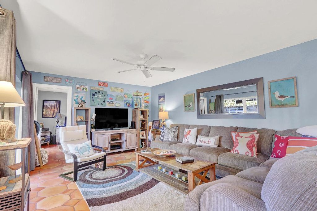 Photo of 904 9th Terrace, Palm Beach Gardens, FL 33418 (MLS # R11156799)