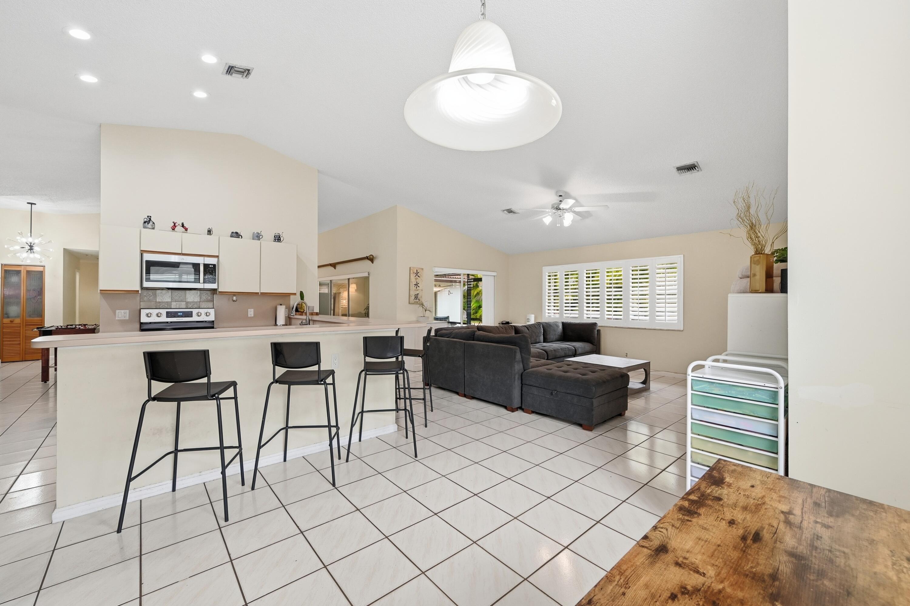 WEST GLEN - Residential