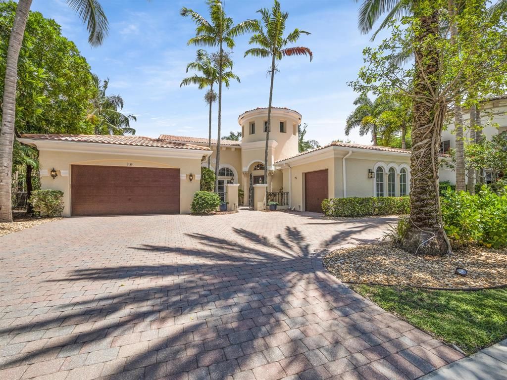 Photo of 2139 Milano Court Ct, Palm Beach Gardens, FL 33418 (MLS # R10817198)