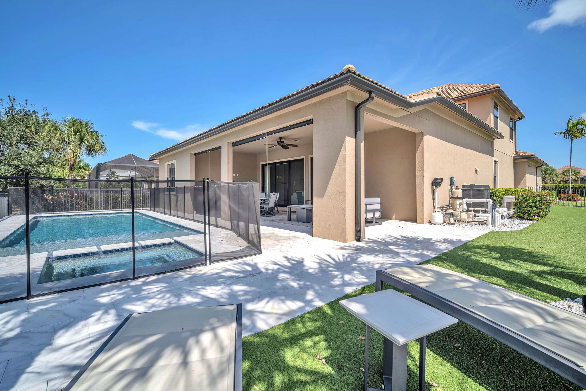 SONOMA ISLES - Residential