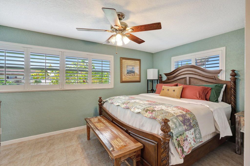 Photo of 9914 Dahlia Avenue, Palm Beach Gardens, FL 33410 (MLS # R11064633)