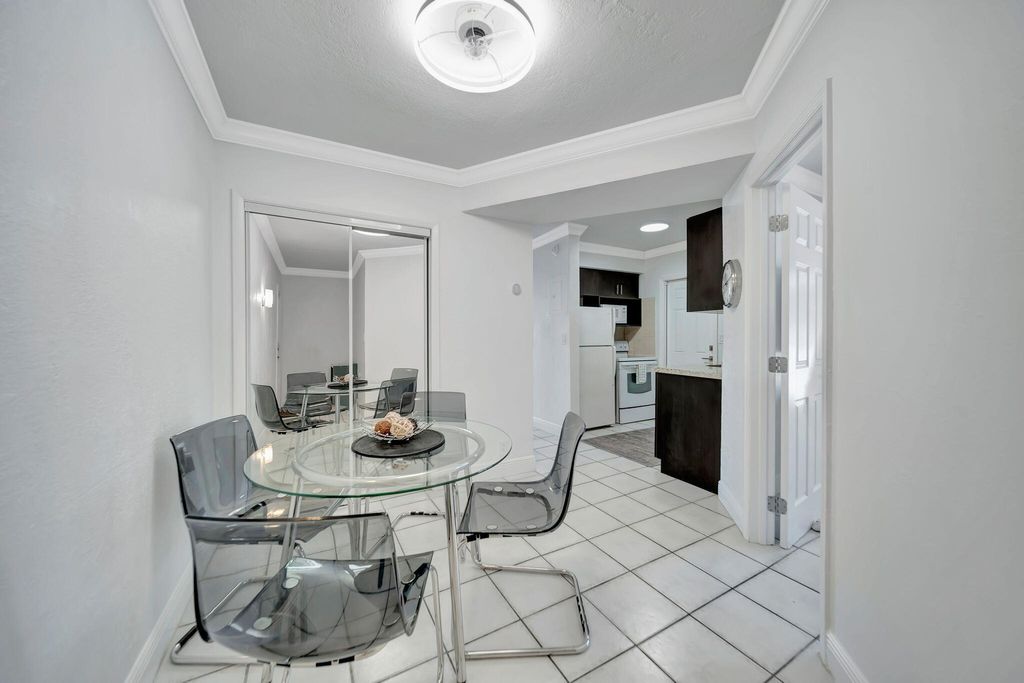 Photo of 2724 NE 14th Street #5, Fort Lauderdale, FL 33304 (MLS # B26010201)