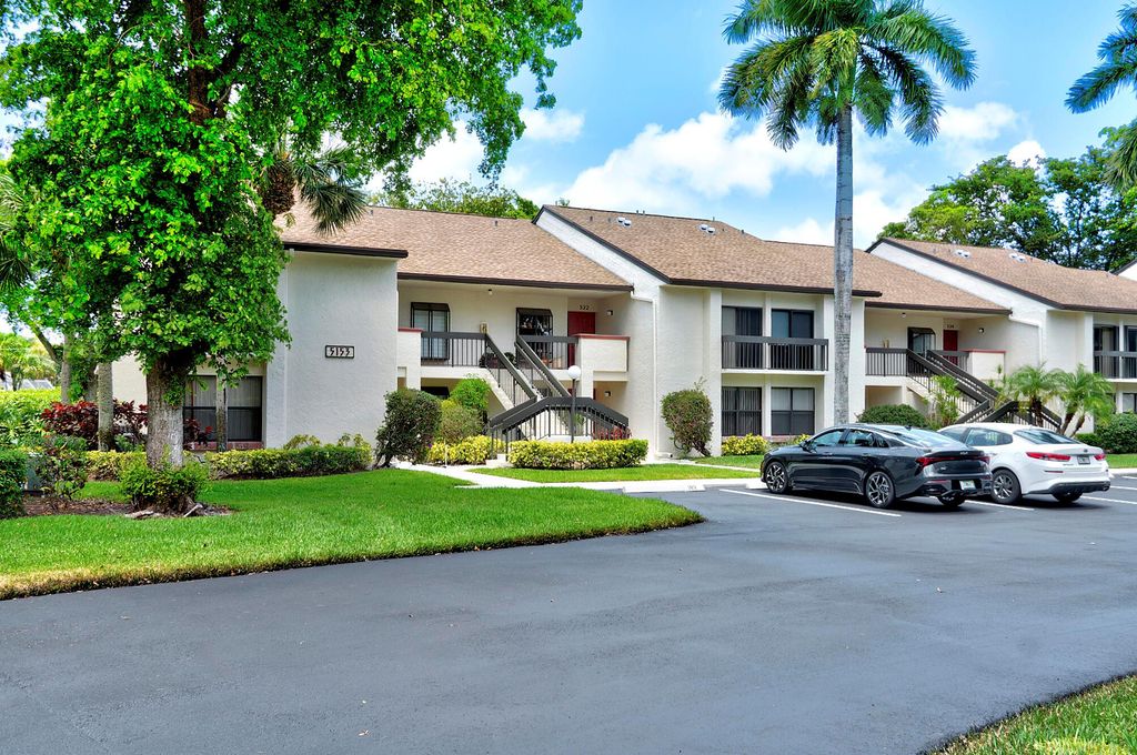 Photo of 5153 Oak Hill Lane #512, Delray Beach, FL 33484 (MLS # R11133576)
