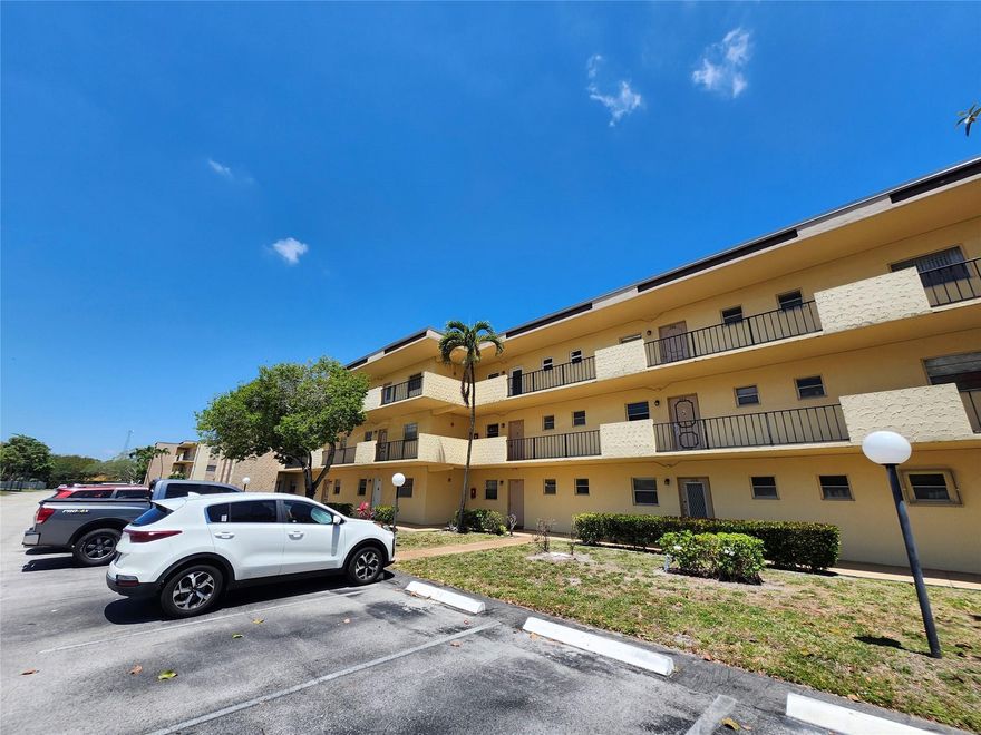 FULLY FURNISHED ----NICELY REMODELED-----LOCATED IN CARRIAGE HILLS------55 AND OVER COMMUNITY IN THE HEART OF HOLLYWOOD--------YOU MUST BE 55 OR OLDER TO RESIDE-----2 BEDROOMS--(14X12 AND 11X11) --2 BATHS------MASTER HAS WALK IN CLOSET--ON 3RD FLOOR-----BUILDING HAS ELEVATOR AND LAUNDRY FACILITIES-----RENT INCLUDES WATER---SEWER---CABLE--GATED COMMUNITY WITH ALL AMENITIES----POOLS--TENNIS--CLUBHOUSE--BILLIARDS--ACTIVITIES AND MORE-------LOCATED JUST MINUTES FROM ALL MAJOR ROADS---SHOPPING--RESTAURANTS--HARD ROCK CASINO---PARKS--ENTERTAINMENT VENUES--BEACHES AND MORE------MIN CREDIT SCORE 650------1ST---- LAST AND SECURITY REQUIRED----CREDIT AND BACKGROUND CHECK----NO PETS----NO SMOKERS------NO PRIOR EVICTIONS--EZ ACCESS---ALLOW HOA TIME TO PROCESS APPLICATIONS...............