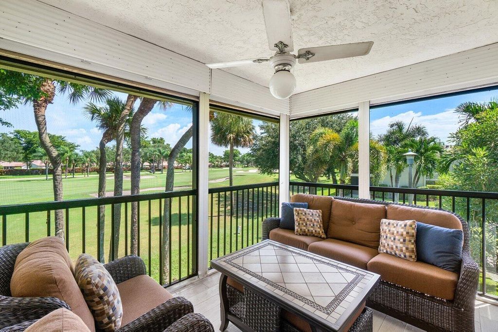 Photo of 18 Stratford Drive #H, Boynton Beach, FL 33436 (MLS # R11020232)