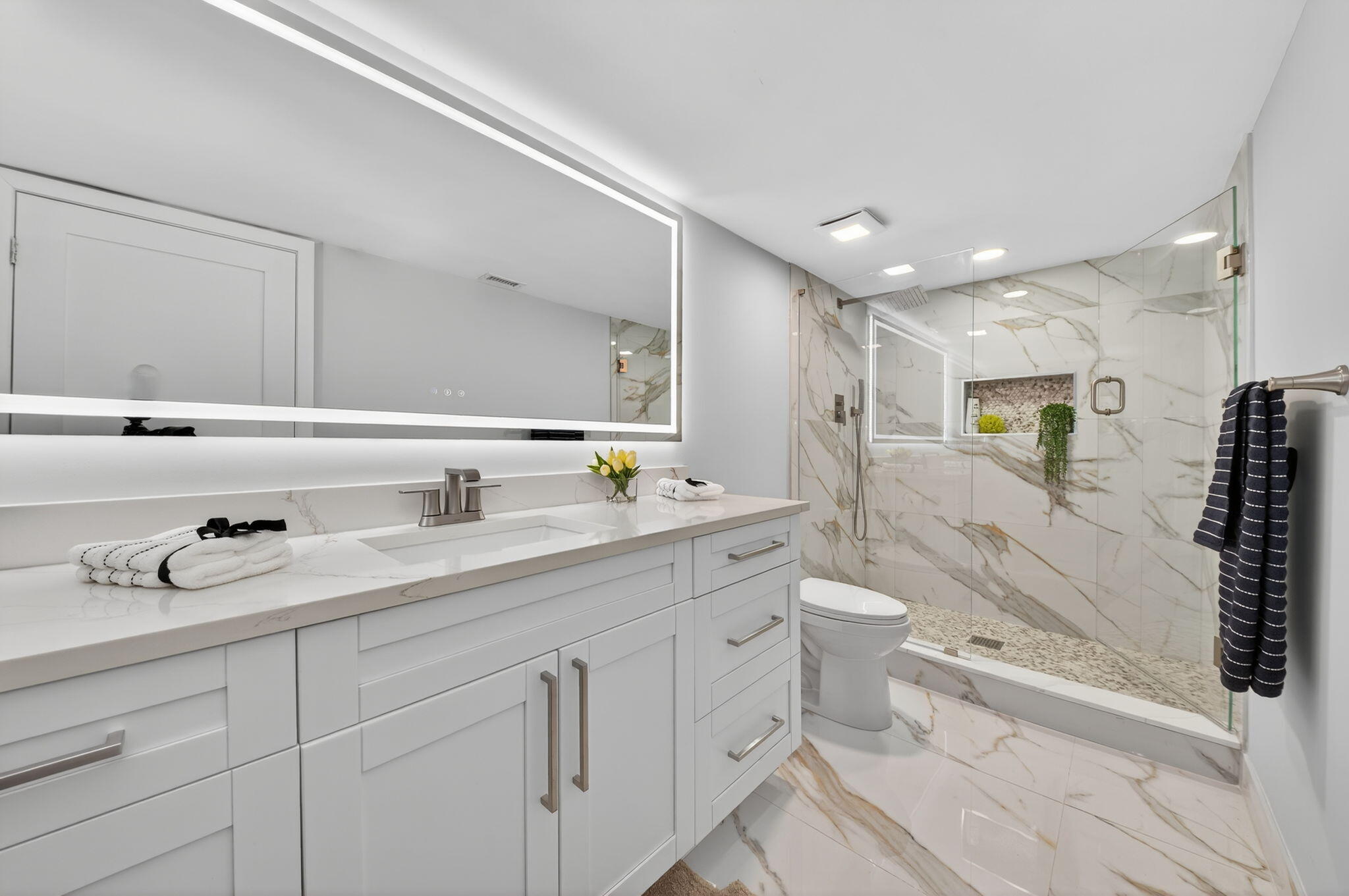 THIRTY TWO HUNDRED CONDO - Residential