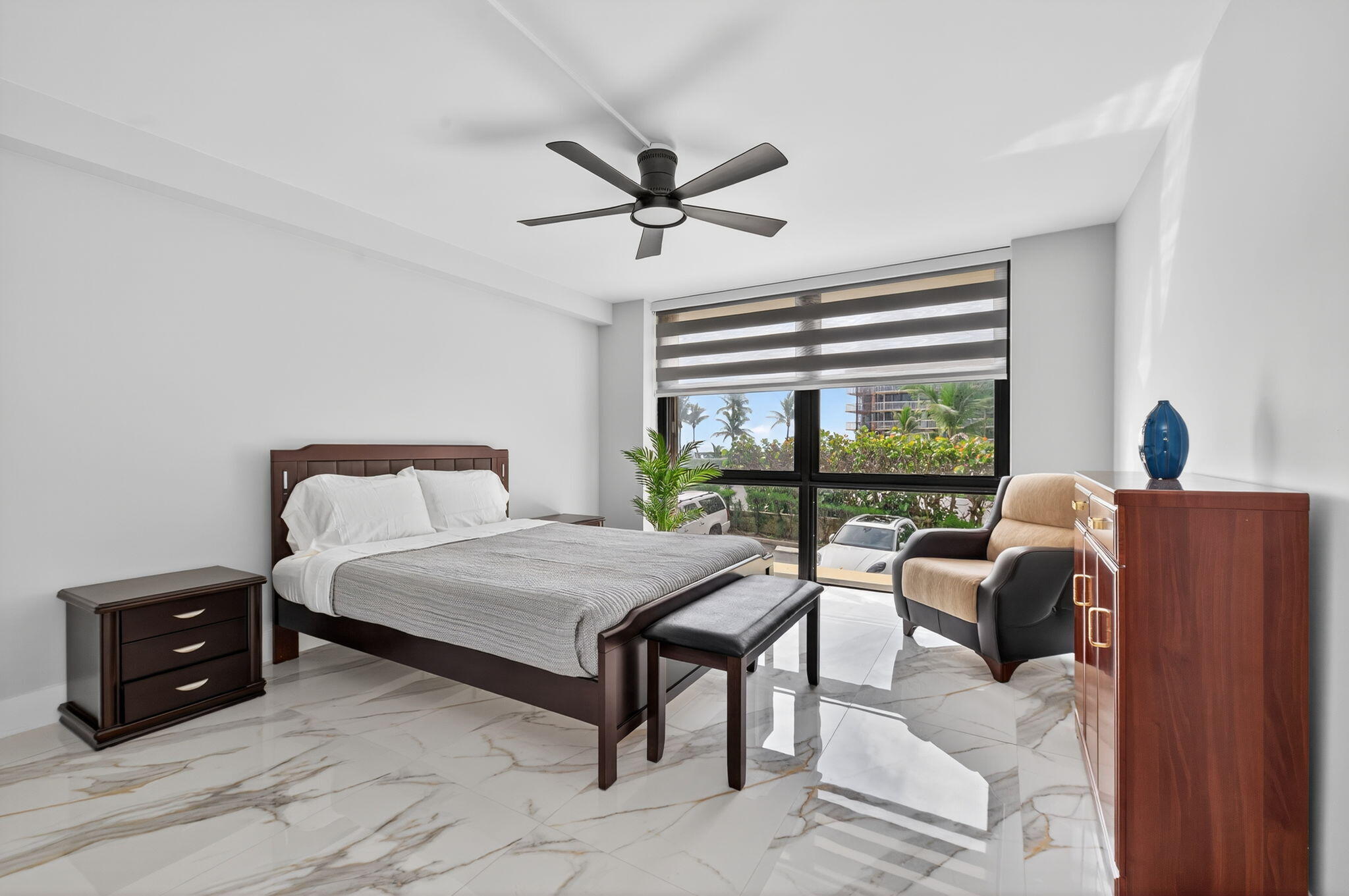 THIRTY TWO HUNDRED CONDO - Residential