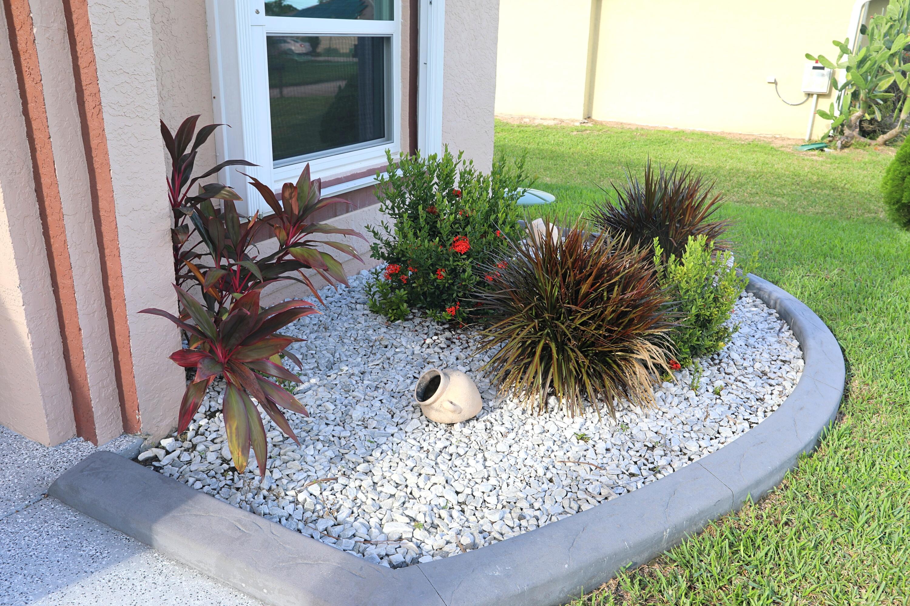 233 SW PARISH Terrace, Port St Lucie, FL, 34984/$394,000 3 233 SW PARISH Terrace
