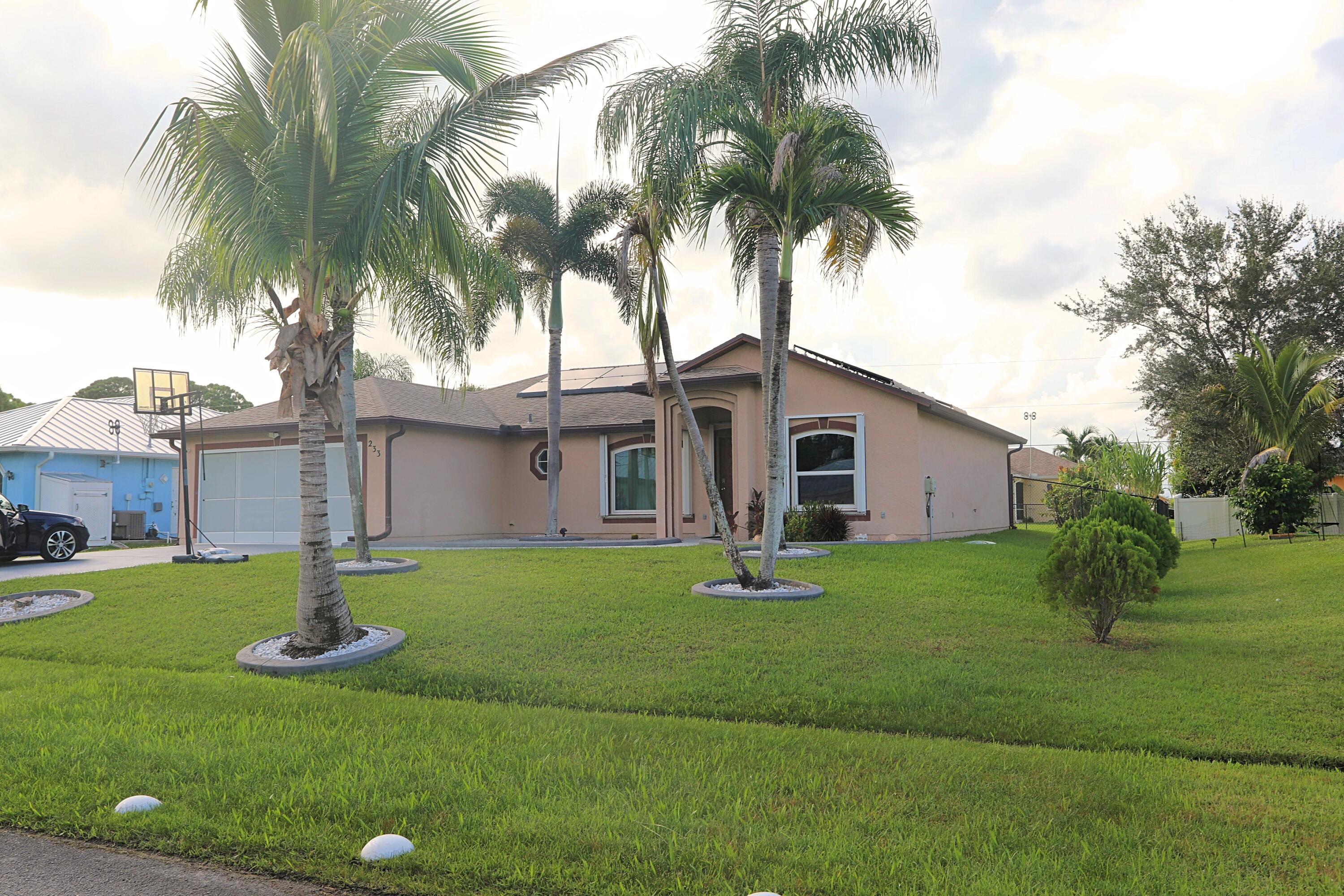 233 SW PARISH Terrace, Port St Lucie, FL, 34984/$394,000 2 233 SW PARISH Terrace