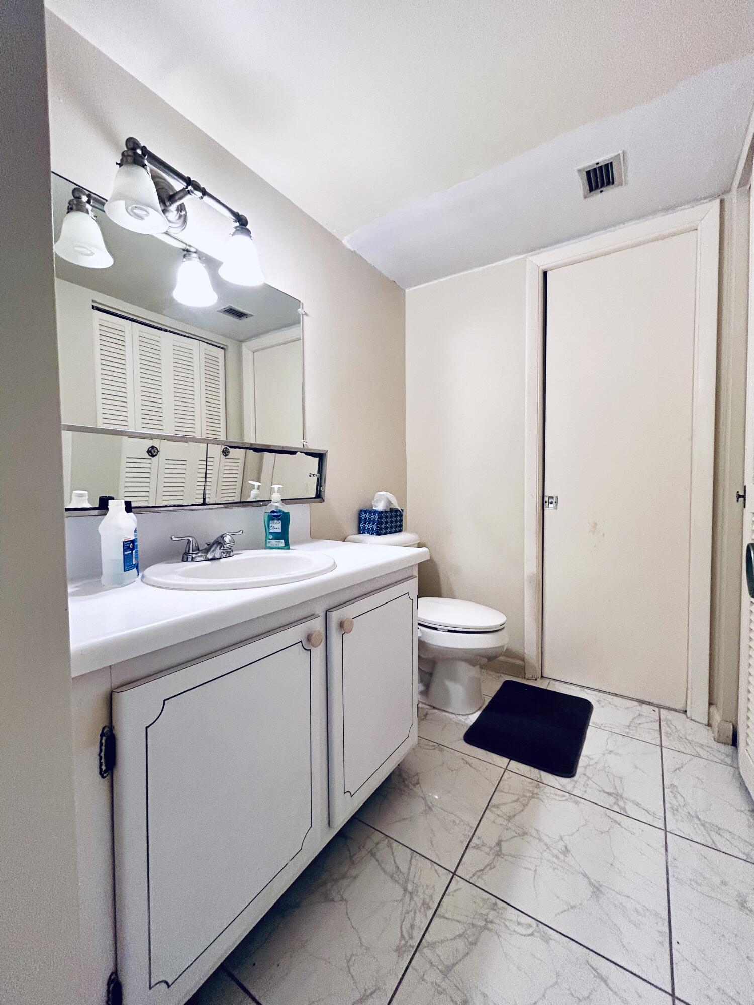 Plaza Towers South Condo - Residential