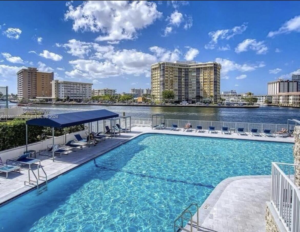 Plaza Towers South Condo - Residential