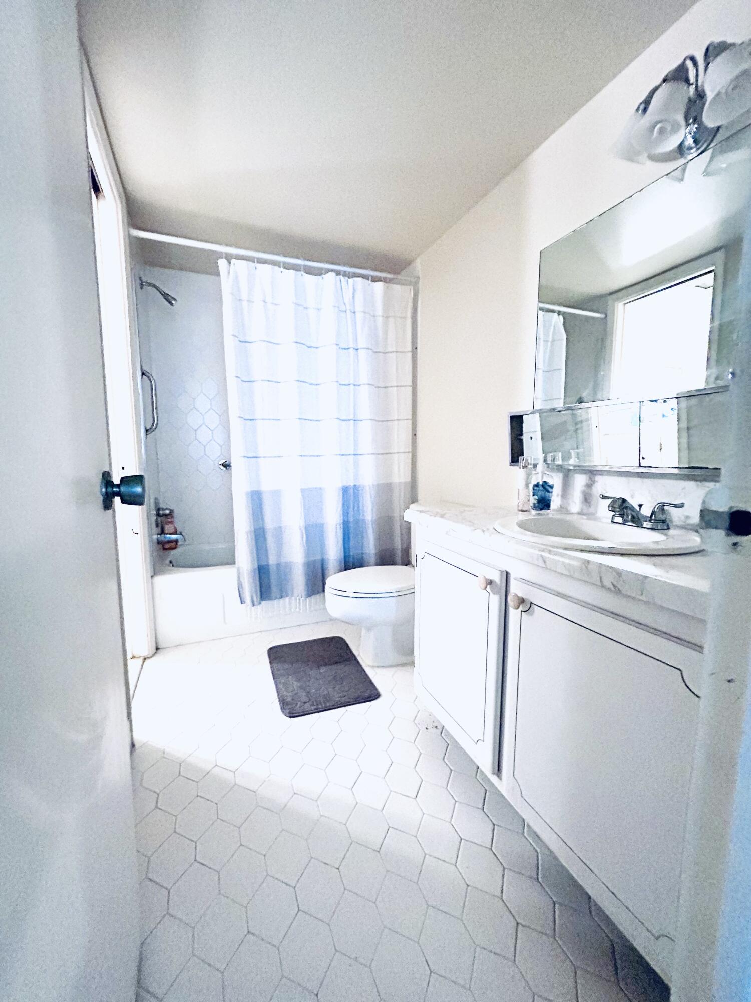 Plaza Towers South Condo - Residential