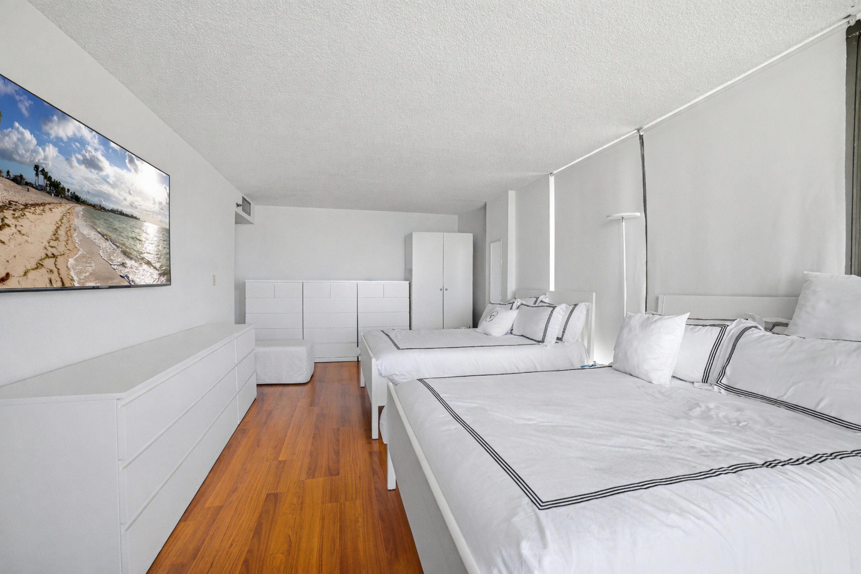 WINSTON TOWERS 600 CONDO - Residential