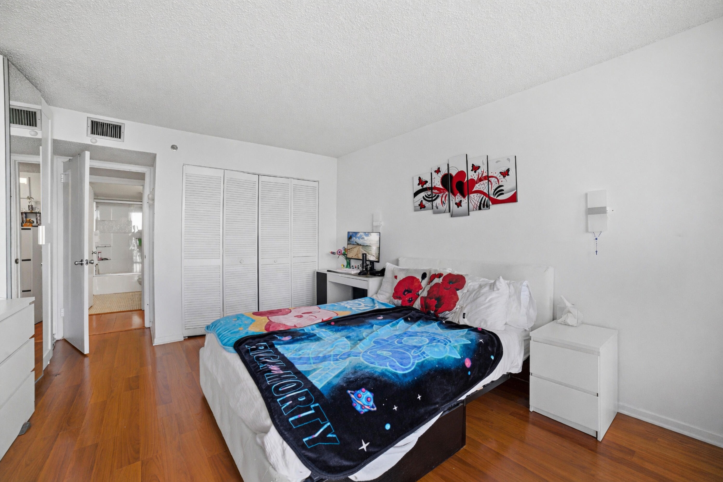 WINSTON TOWERS 600 CONDO - Residential