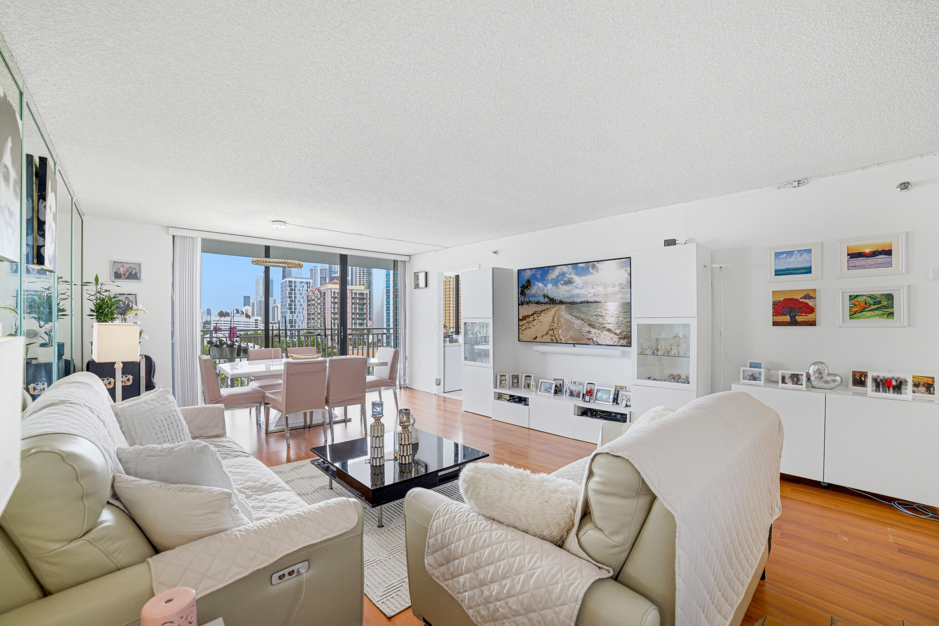 WINSTON TOWERS 600 CONDO - Residential