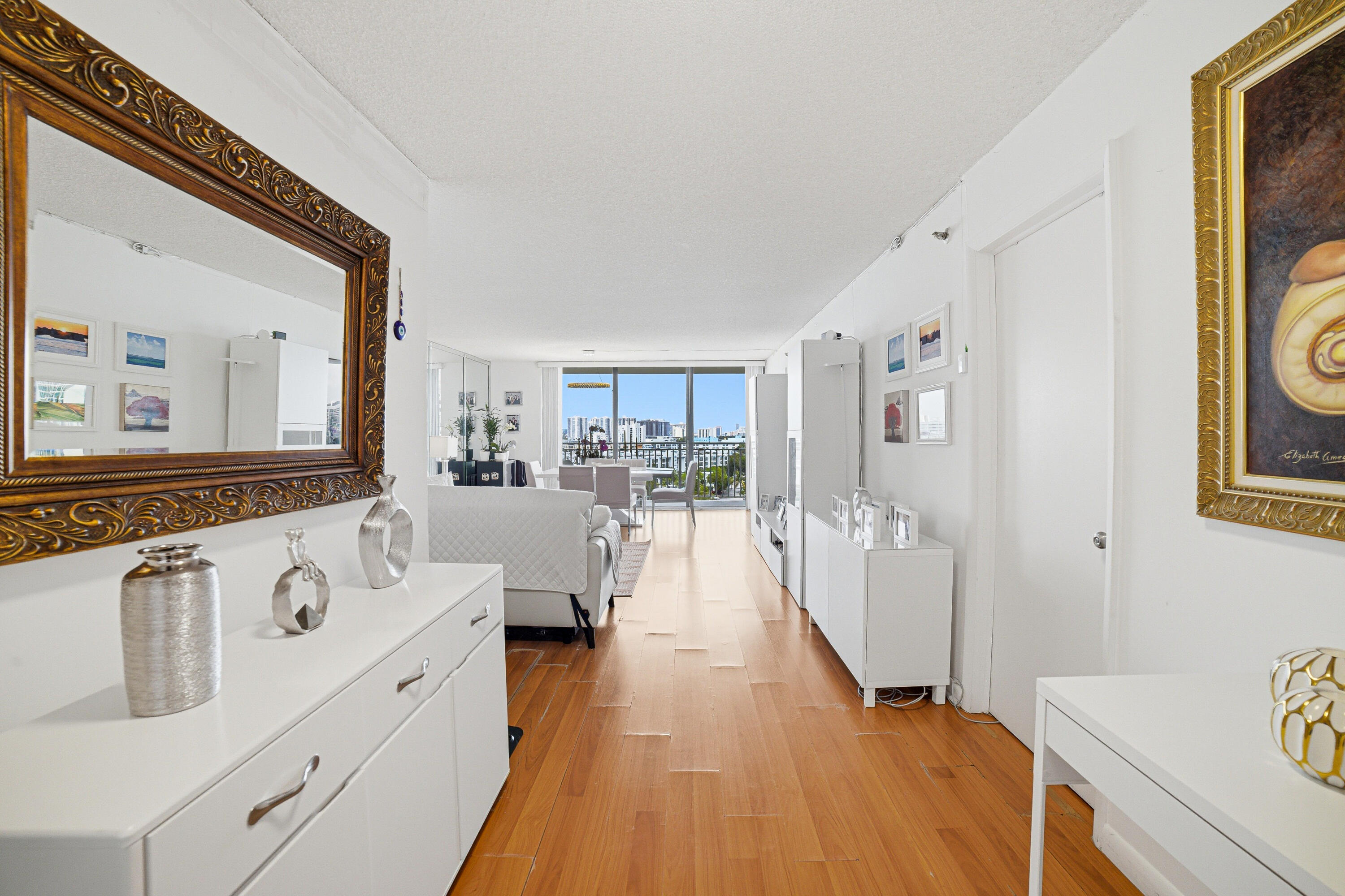 WINSTON TOWERS 600 CONDO - Residential