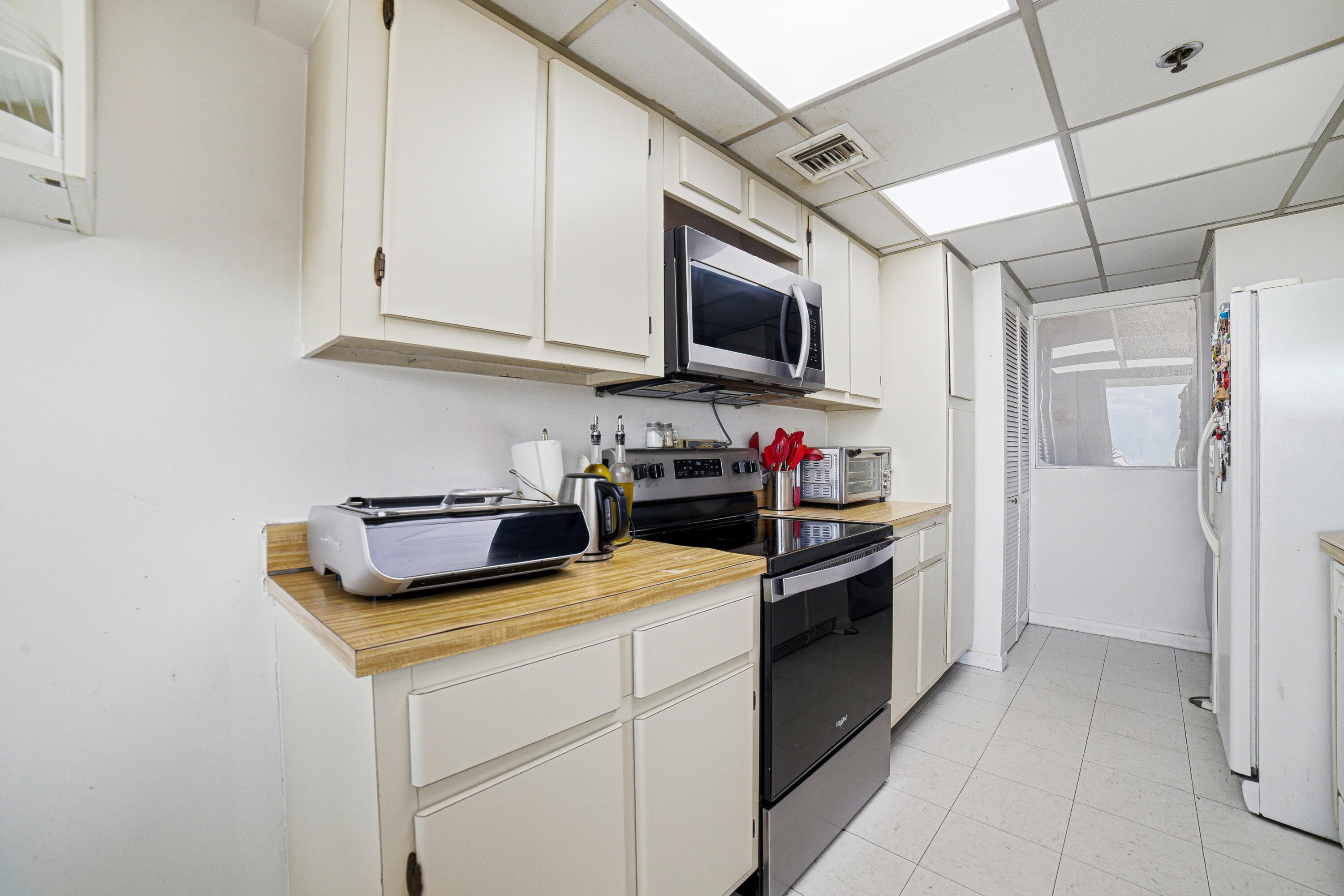 WINSTON TOWERS 600 CONDO - Residential