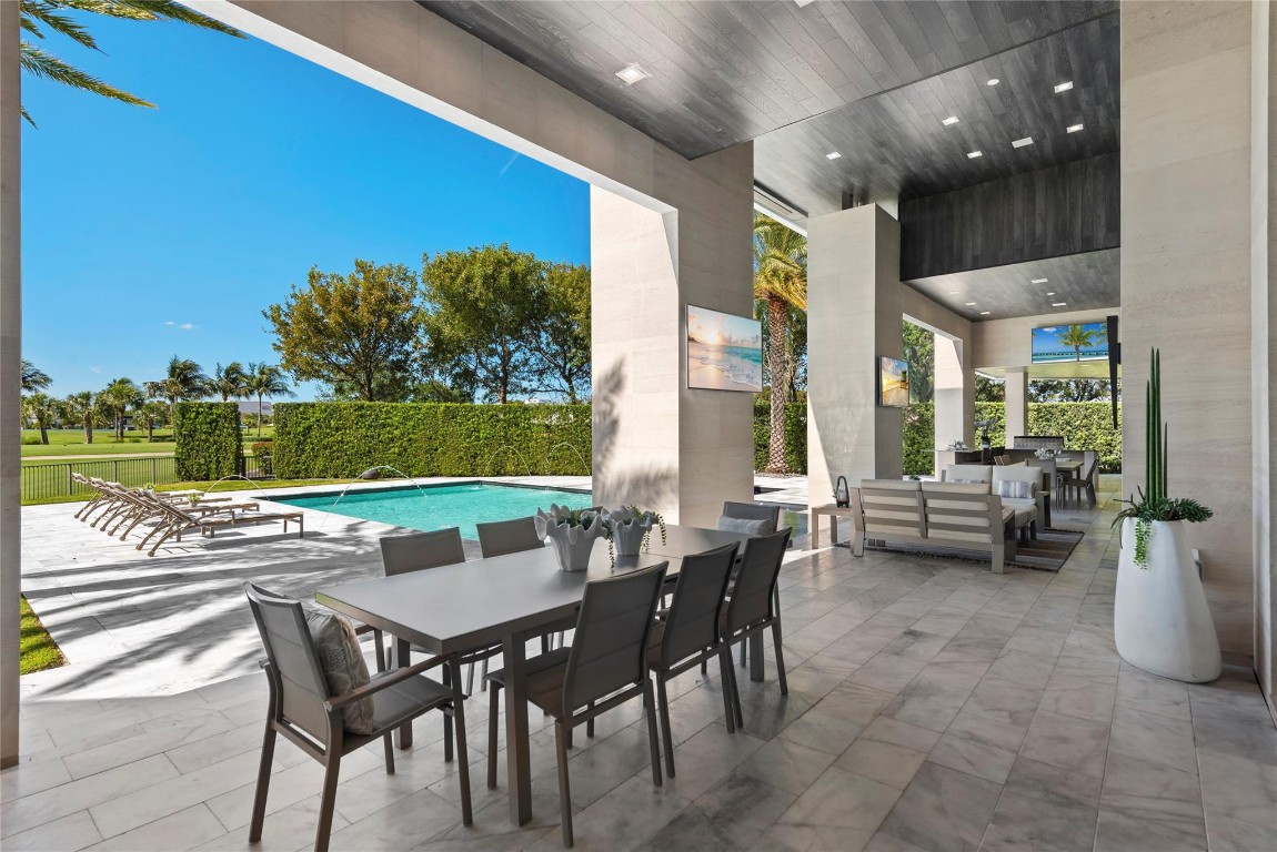 4041 Country Club Lane