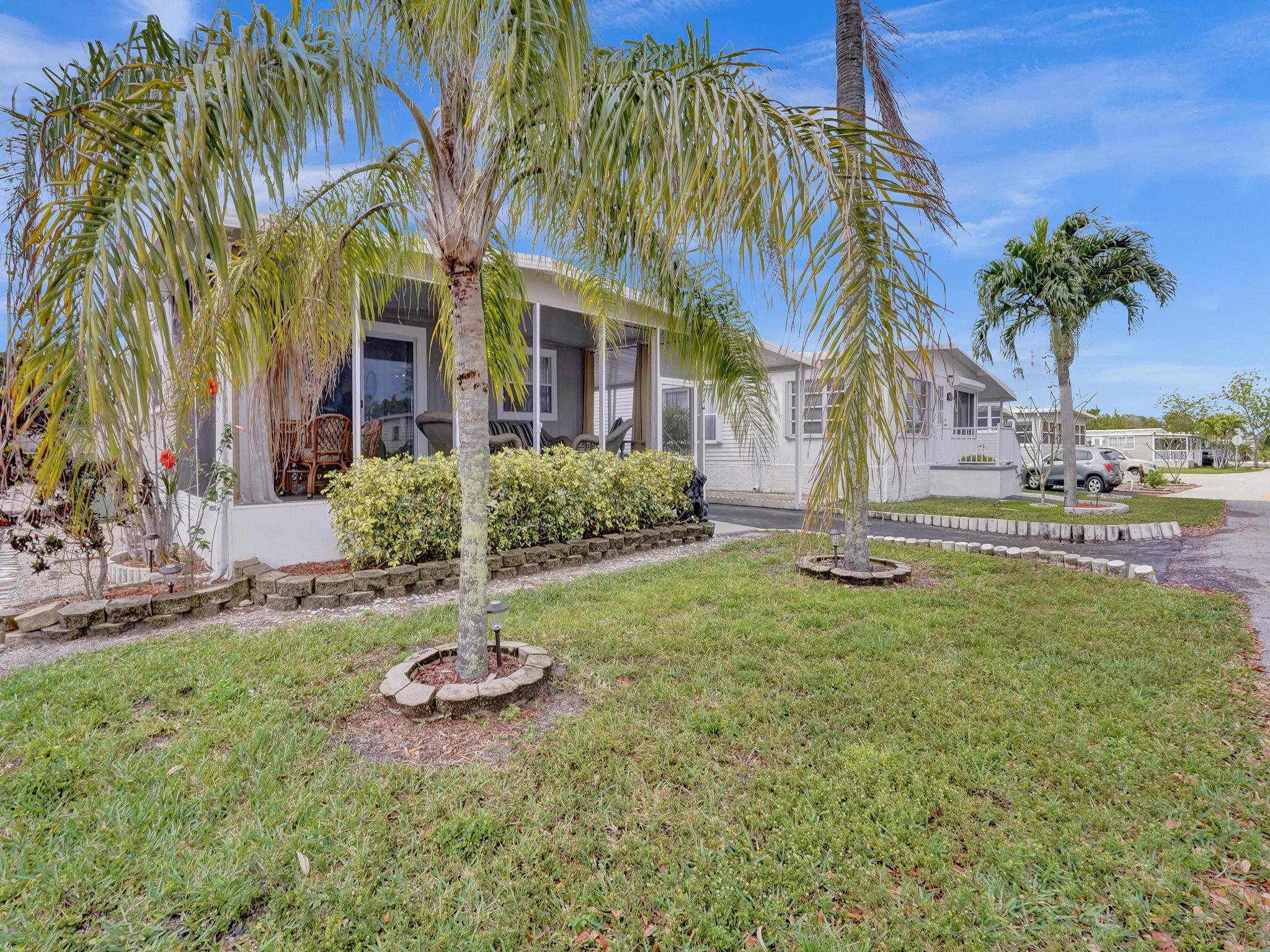 RAVENSWOOD ESTATES & MARI - Residential