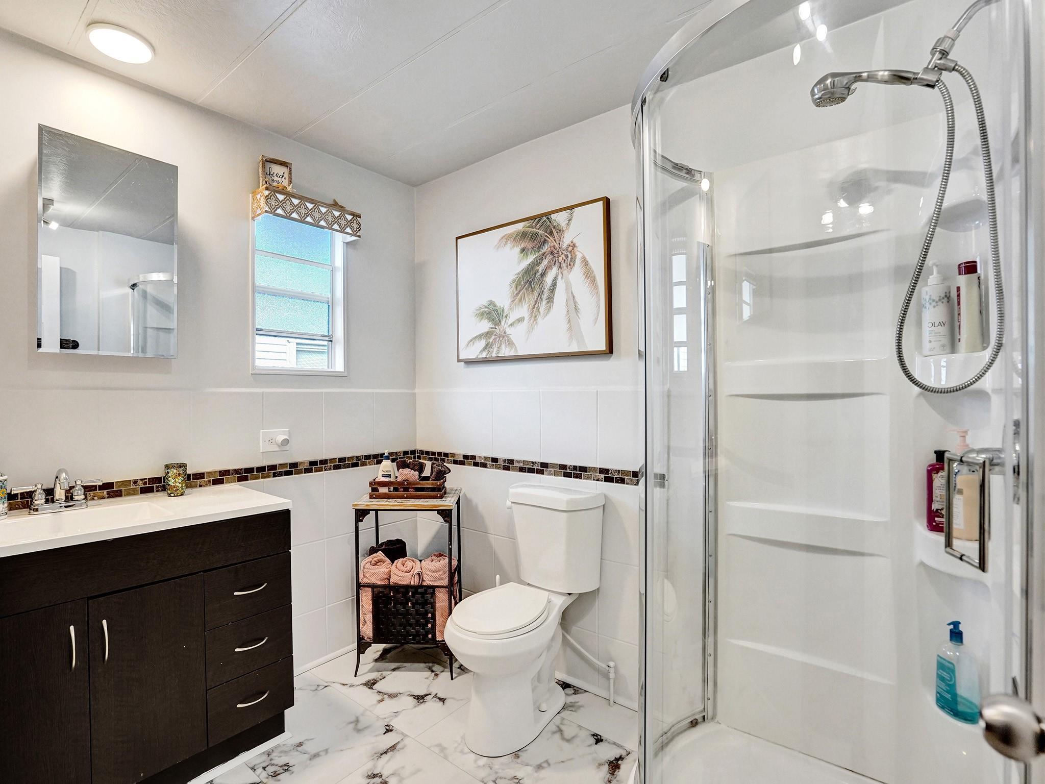 RAVENSWOOD ESTATES & MARI - Residential