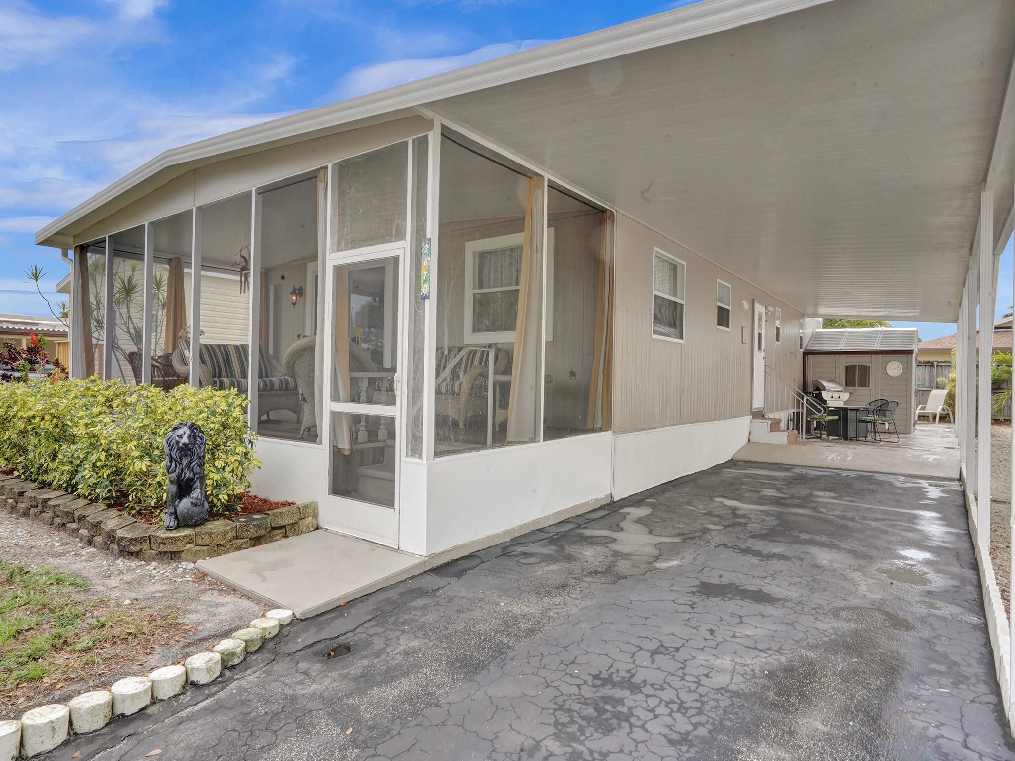 RAVENSWOOD ESTATES & MARI - Residential