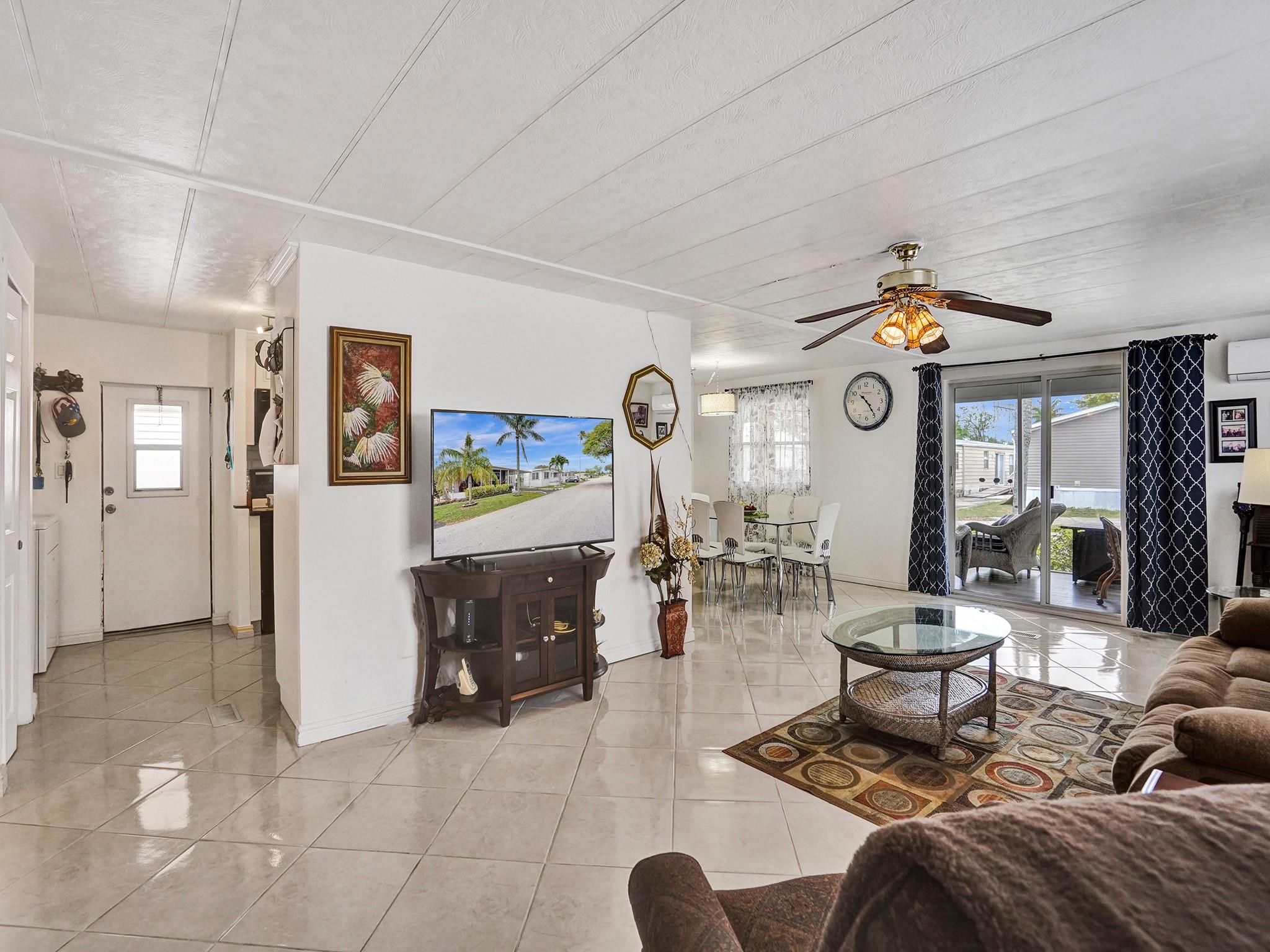 RAVENSWOOD ESTATES & MARI - Residential