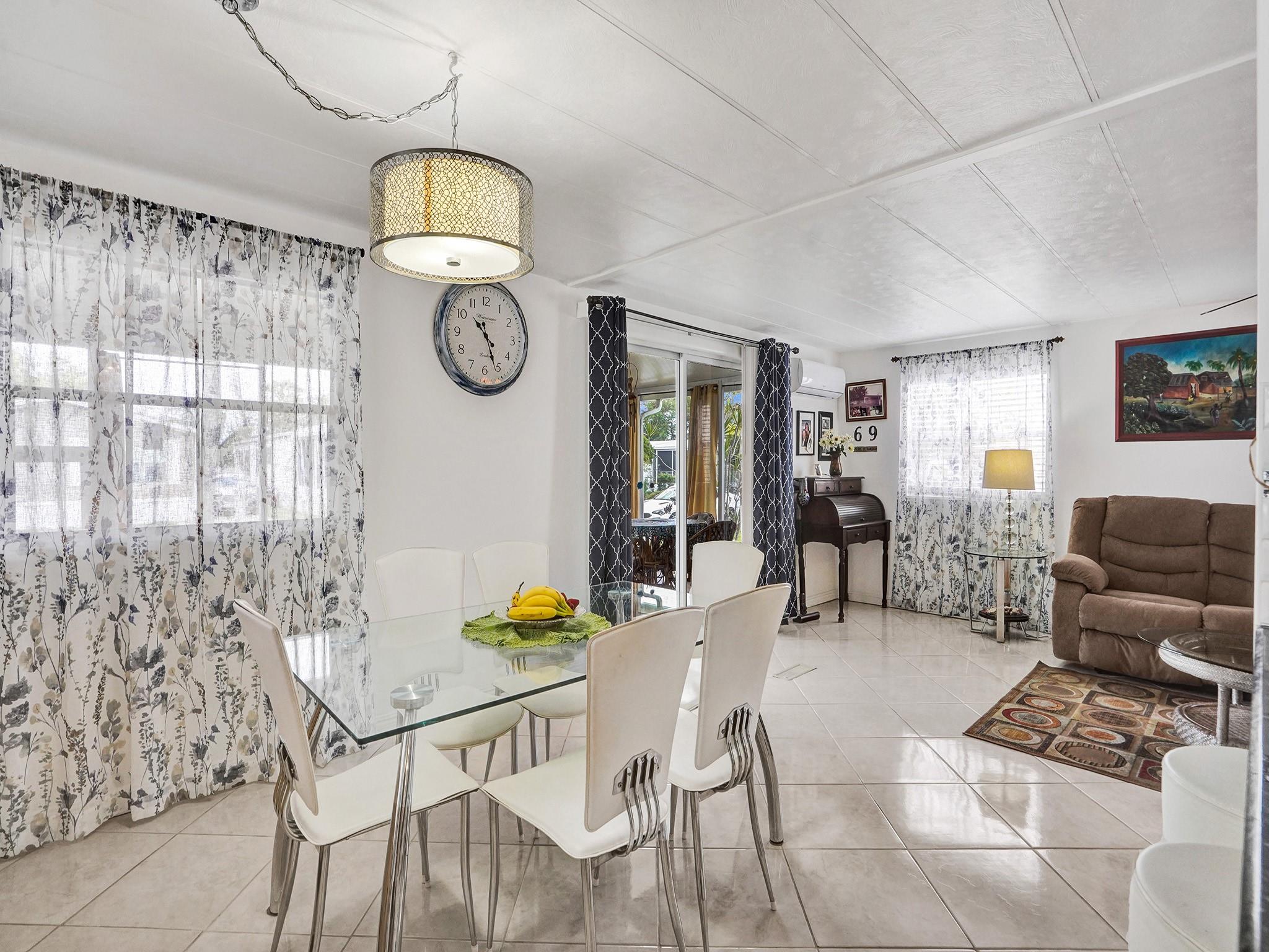 RAVENSWOOD ESTATES & MARI - Residential