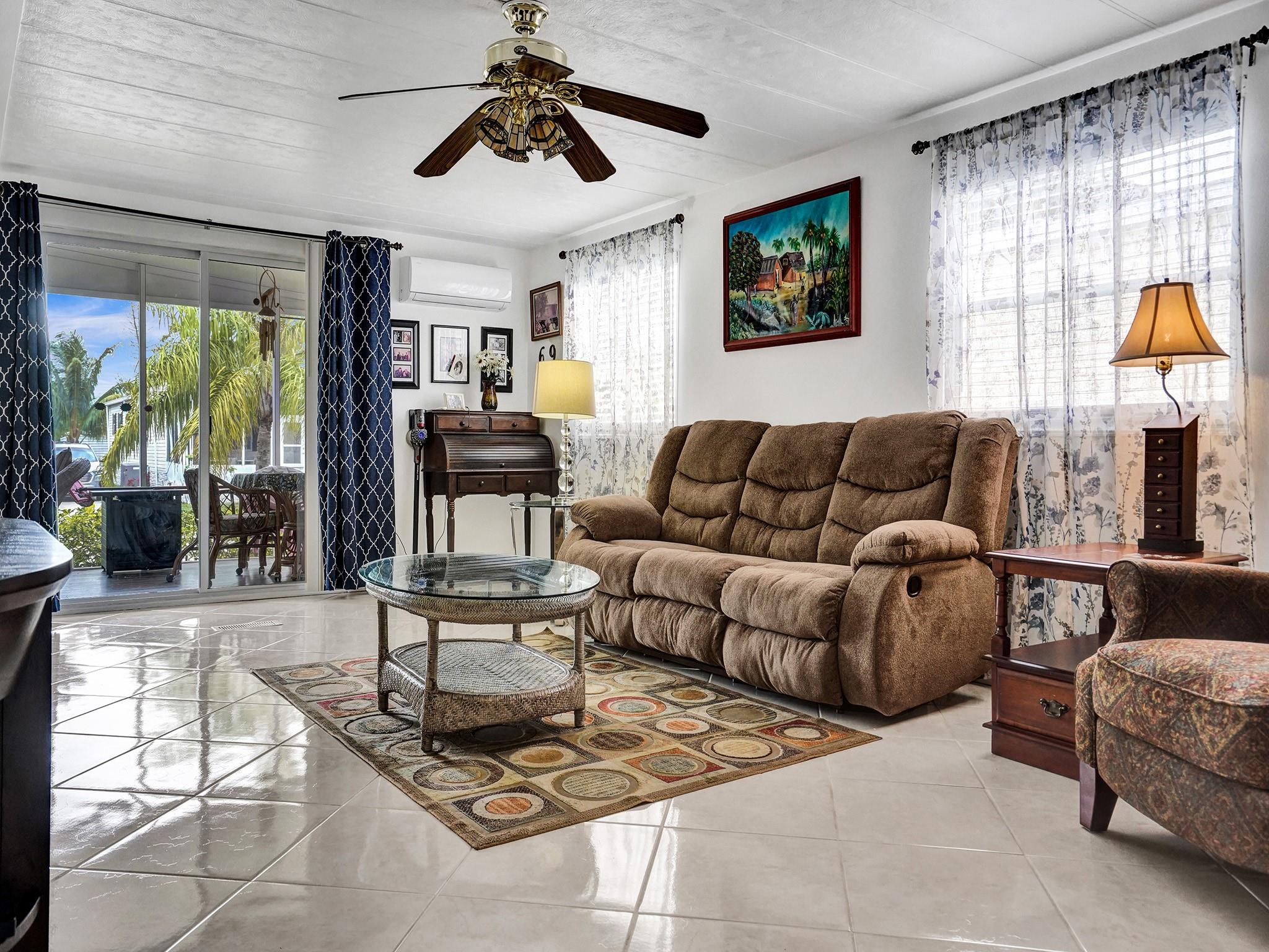 RAVENSWOOD ESTATES & MARI - Residential