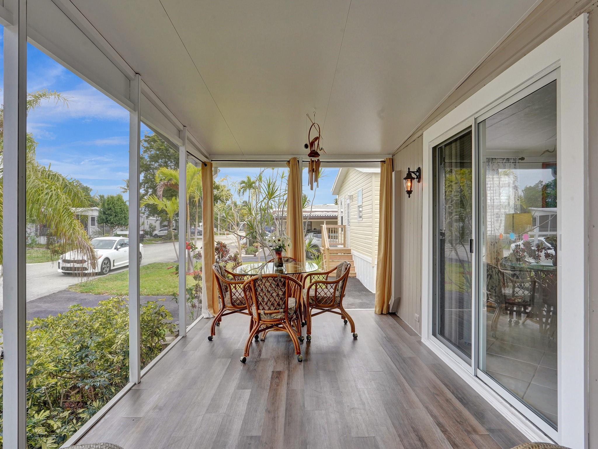 RAVENSWOOD ESTATES & MARI - Residential