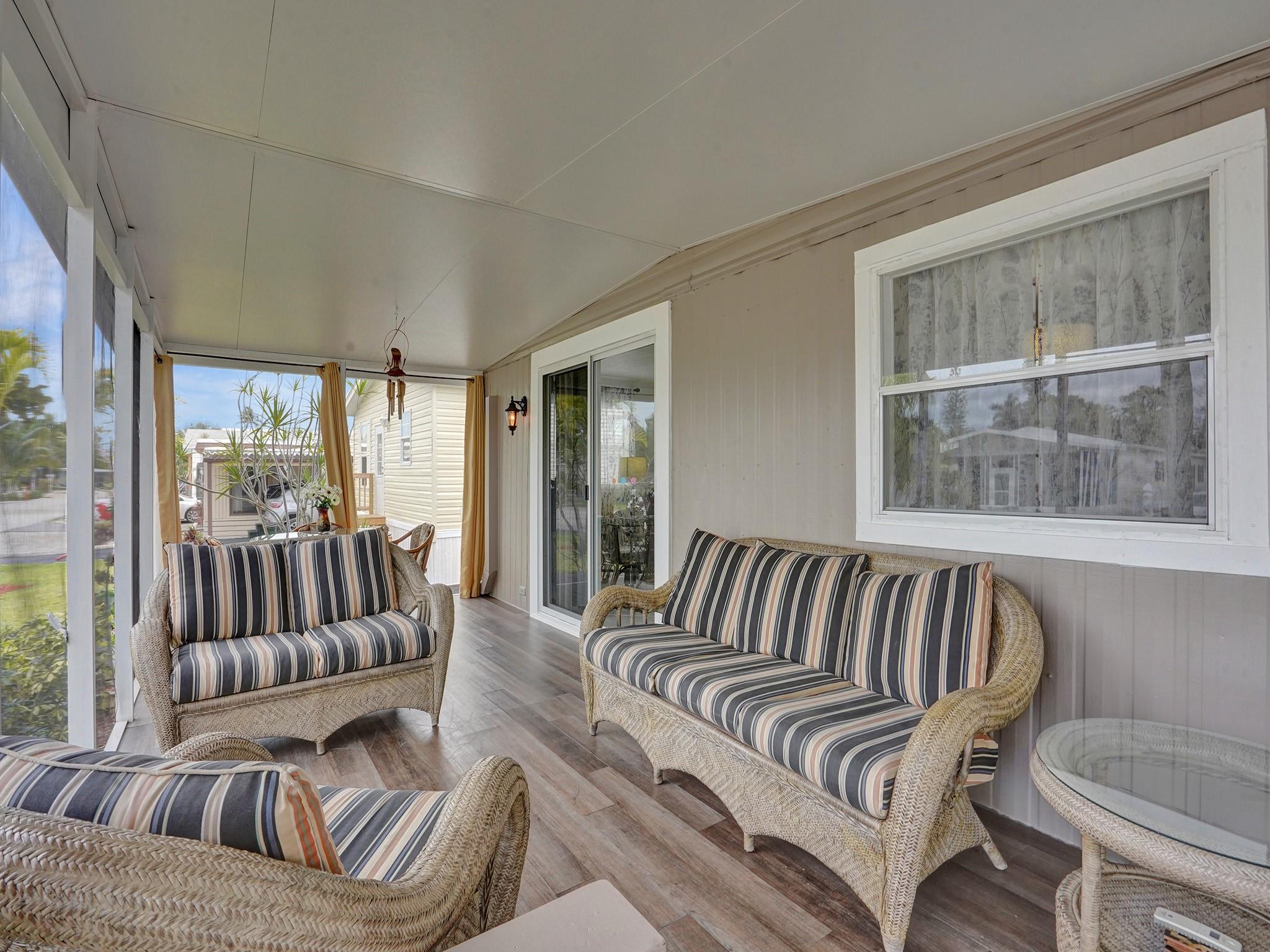 RAVENSWOOD ESTATES & MARI - Residential