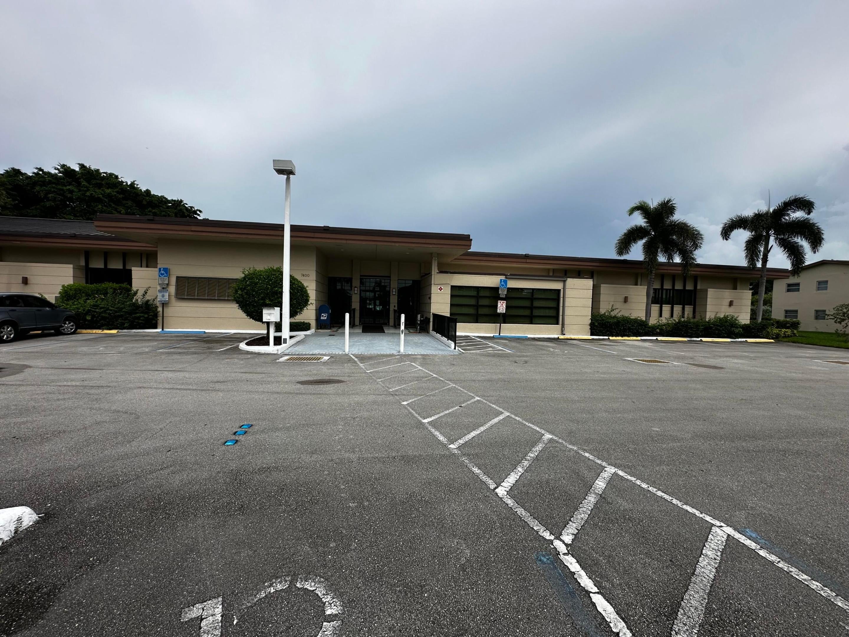 7400 NW 5TH Place 105