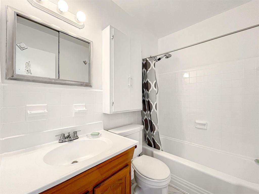 ROLEN LAKE GARDENS - Residential