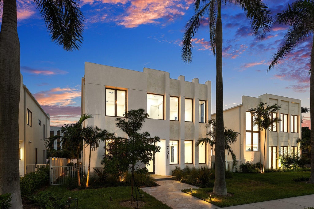 Photo of 731 SE 4th Avenue, Delray Beach, FL 33483 (MLS # B26090714)