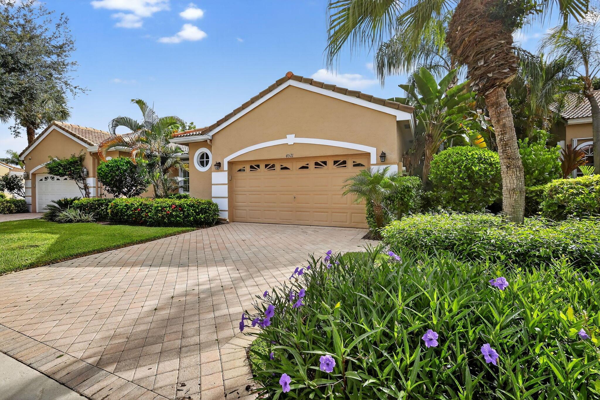 This lovely villa is located in Cambridge-Wycliffe Golf & Country Club. New roof 2017. This Bentley model is the most sought-after model in Cambridge, featuring cathedral ceilings, open floor plan with a private backyard, walking distance to the clubhouse. Make your appointment today!
